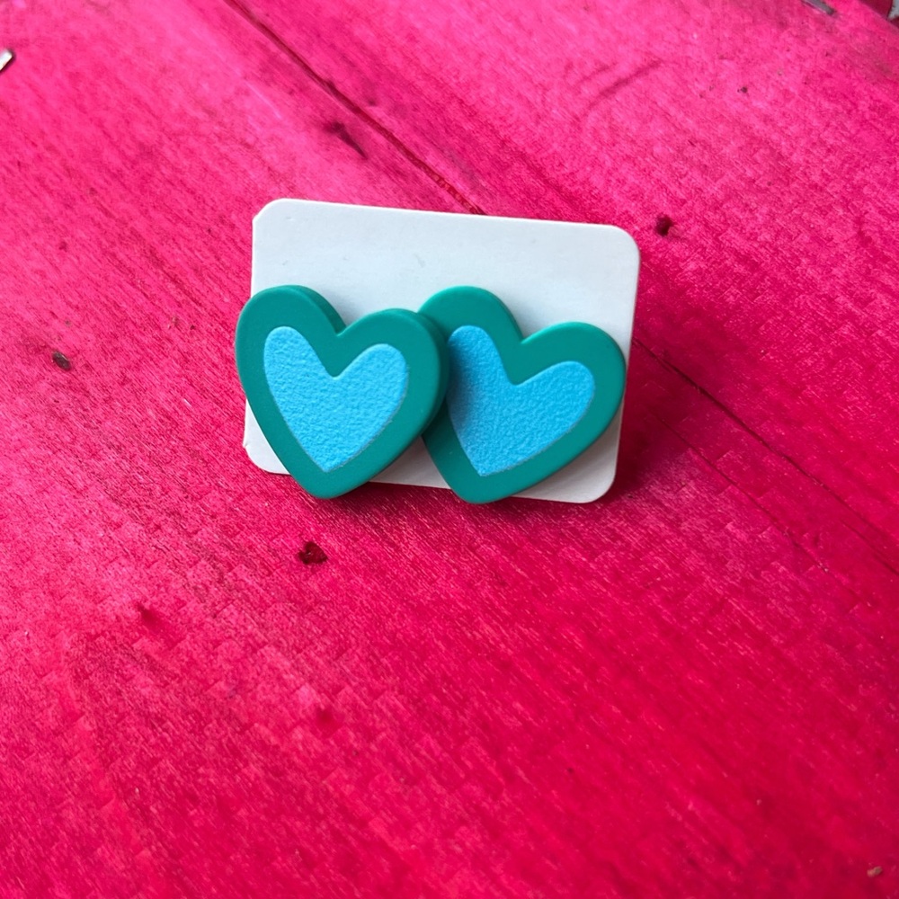 Heart shape stud earrings